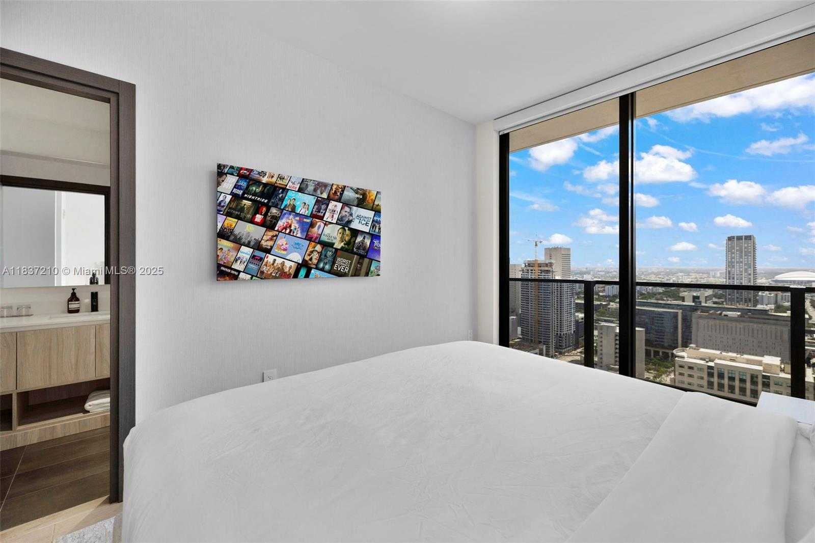 Small Image of 398 NORTH EAST 5TH ST #3219, Miami Number 16