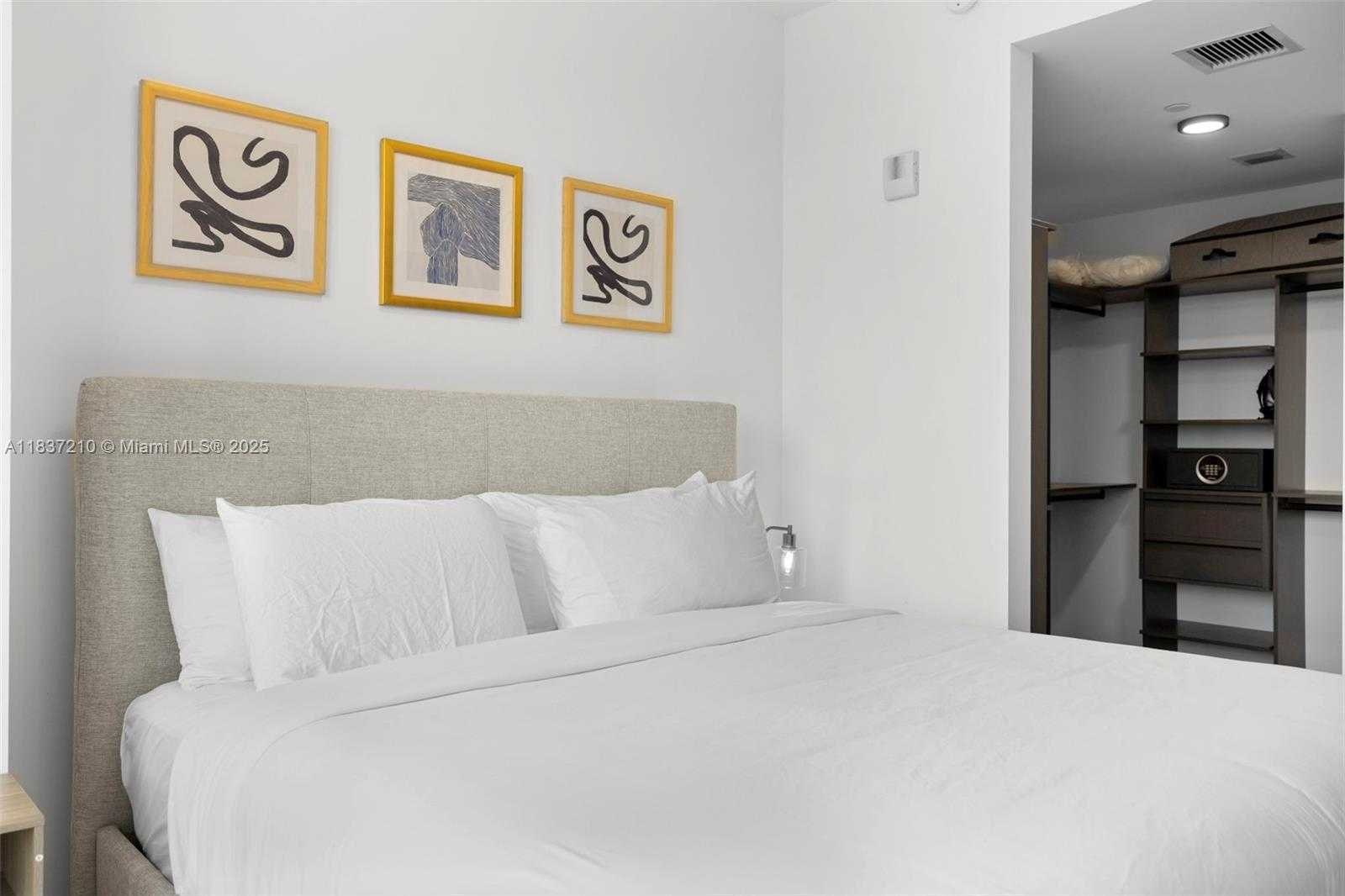 Small Image of 398 NORTH EAST 5TH ST #3219, Miami Number 20