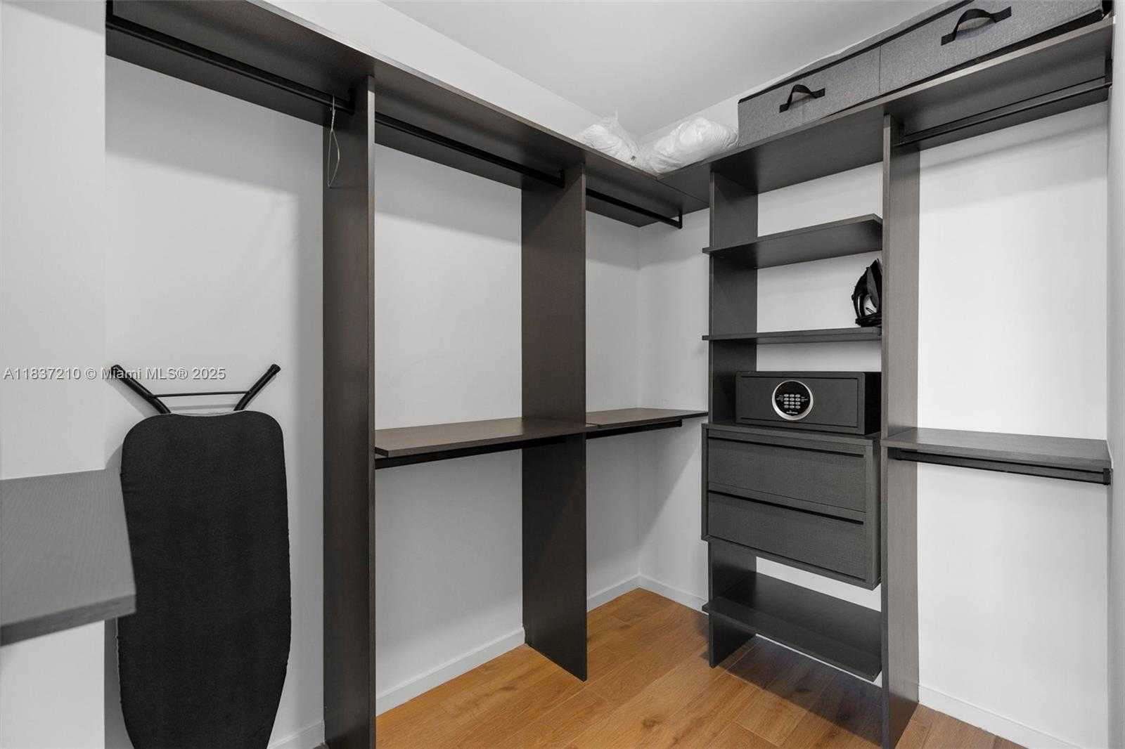 Small Image of 398 NORTH EAST 5TH ST #3219, Miami Number 21