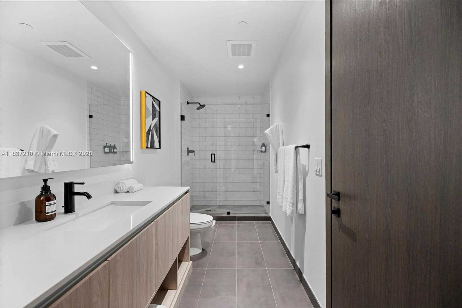 Small Image of 398 NORTH EAST 5TH ST #3219, Miami Number 22