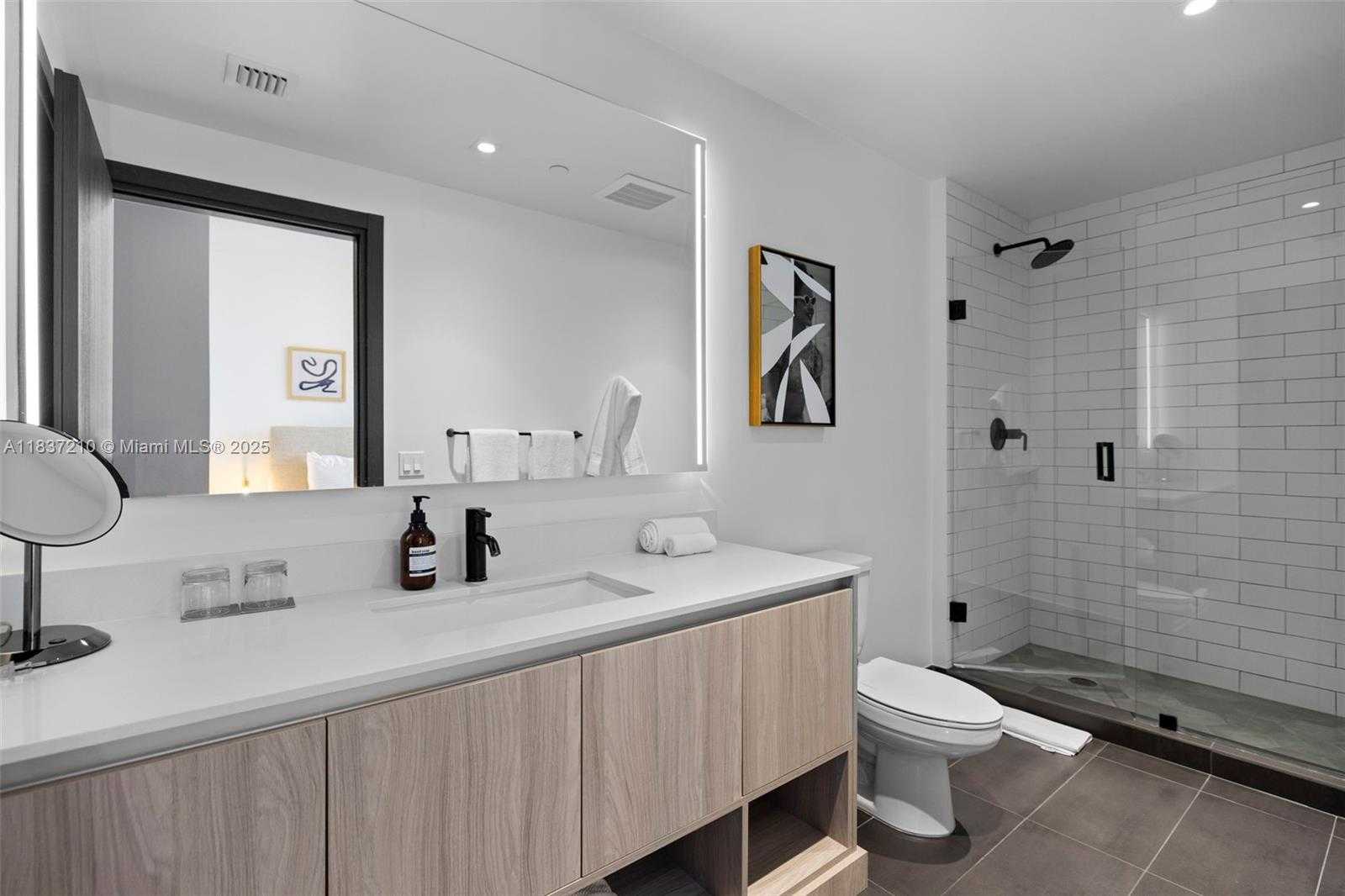 Small Image of 398 NORTH EAST 5TH ST #3219, Miami Number 23