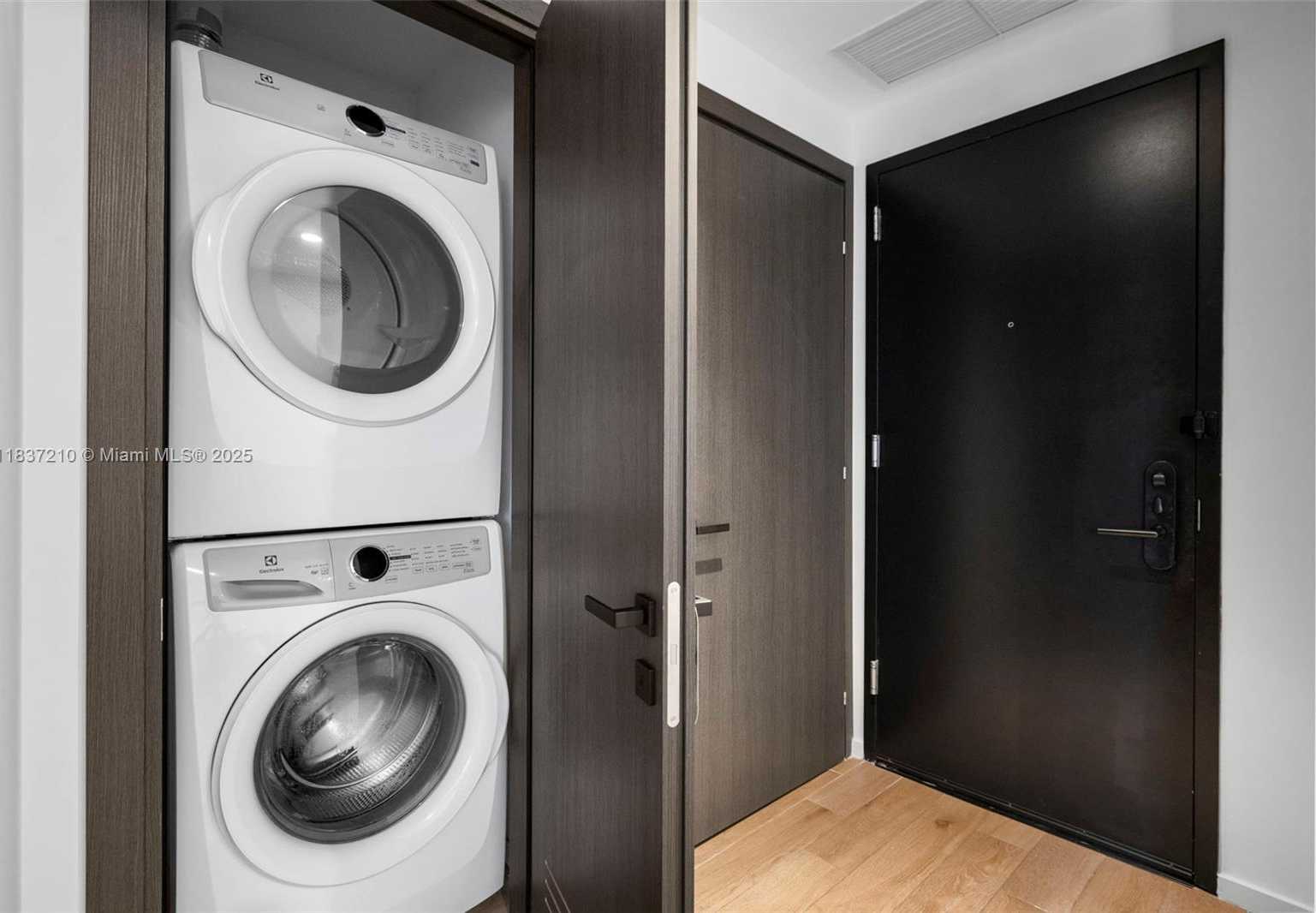 Small Image of 398 NORTH EAST 5TH ST #3219, Miami Number 25