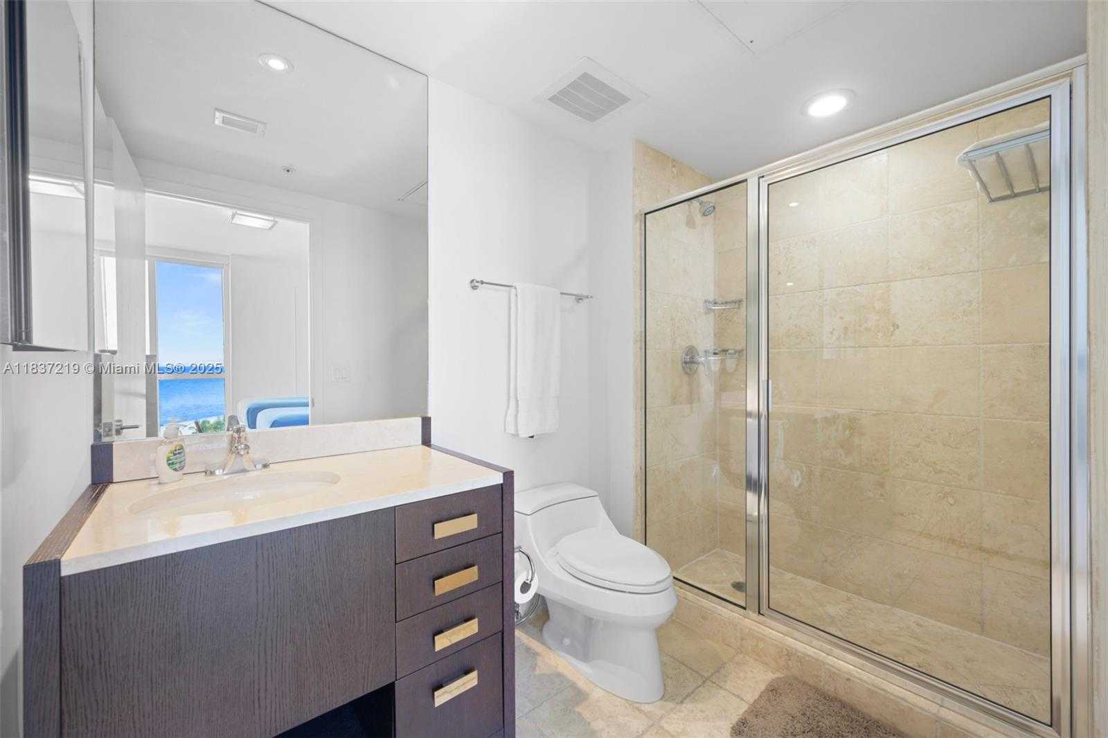 Small Image of 18201 COLLINS AVE #1006, Sunny Isles Beach Number 11