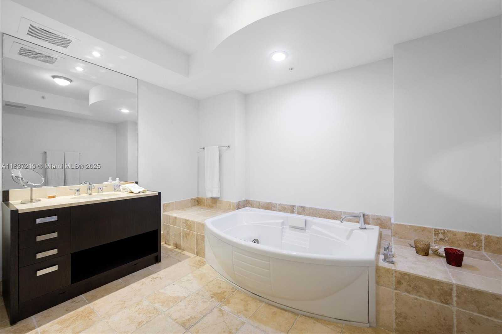 Small Image of 18201 COLLINS AVE #1006, Sunny Isles Beach Number 14