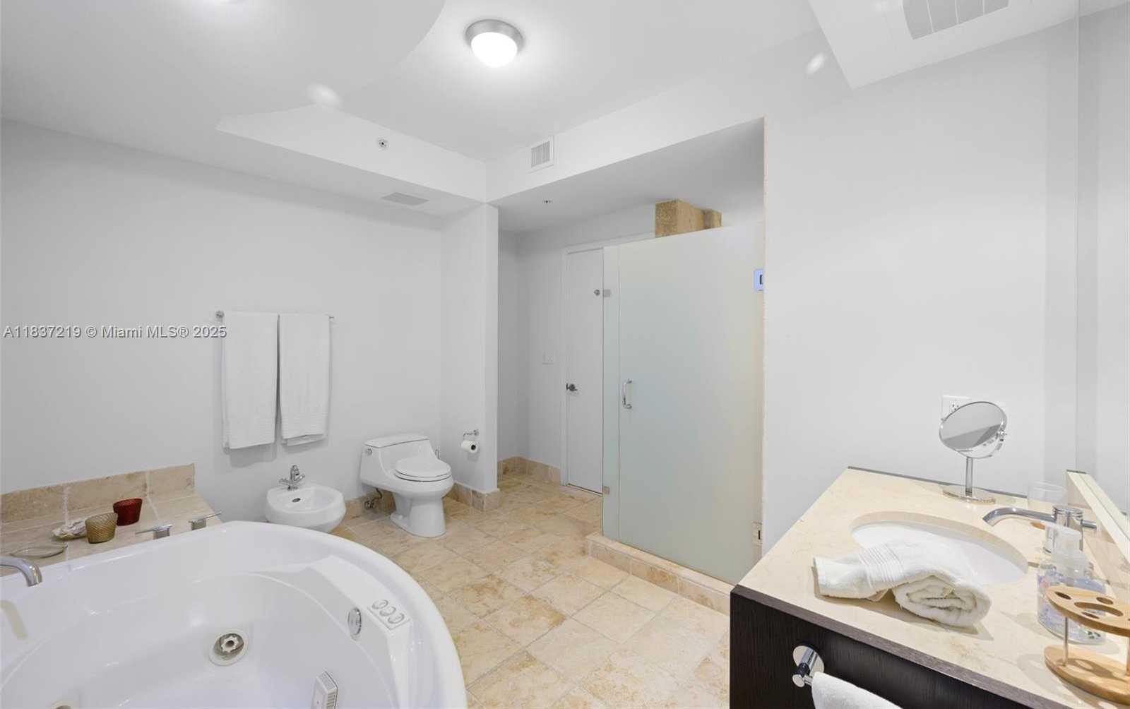 Small Image of 18201 COLLINS AVE #1006, Sunny Isles Beach Number 15