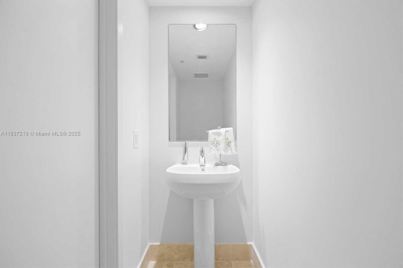 Small Image of 18201 COLLINS AVE #1006, Sunny Isles Beach Number 22
