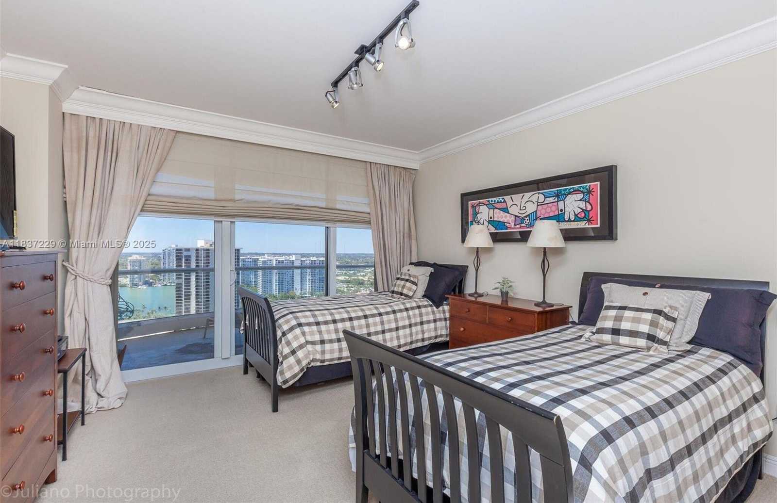 Small Image of 7000 ISLAND BLVD #2504, Aventura Number 11