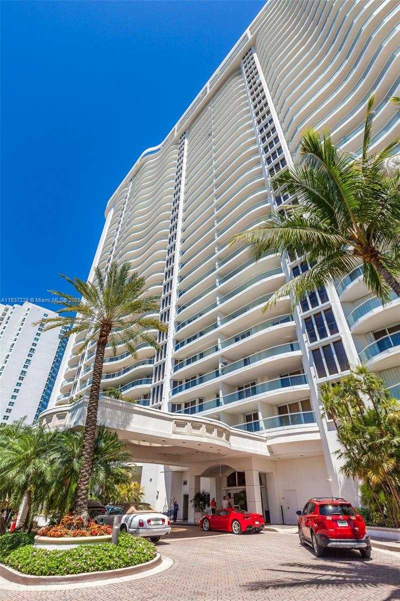 Small Image of 7000 ISLAND BLVD #2504, Aventura Number 2