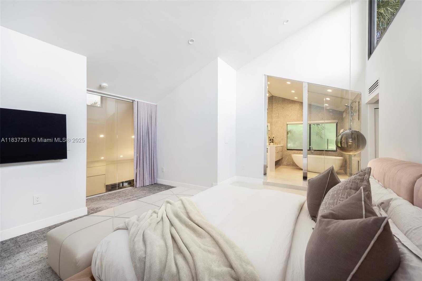 Small Image of 7045 SOUTH WEST 67TH AVE #40, South Miami Number 15