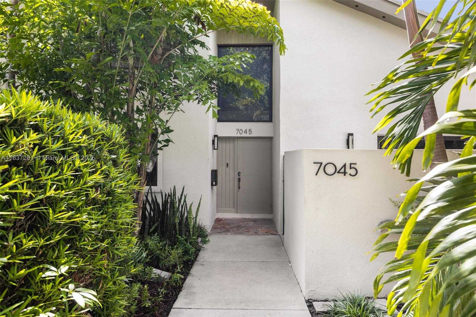 Small Image of 7045 SOUTH WEST 67TH AVE #40, South Miami Number 3