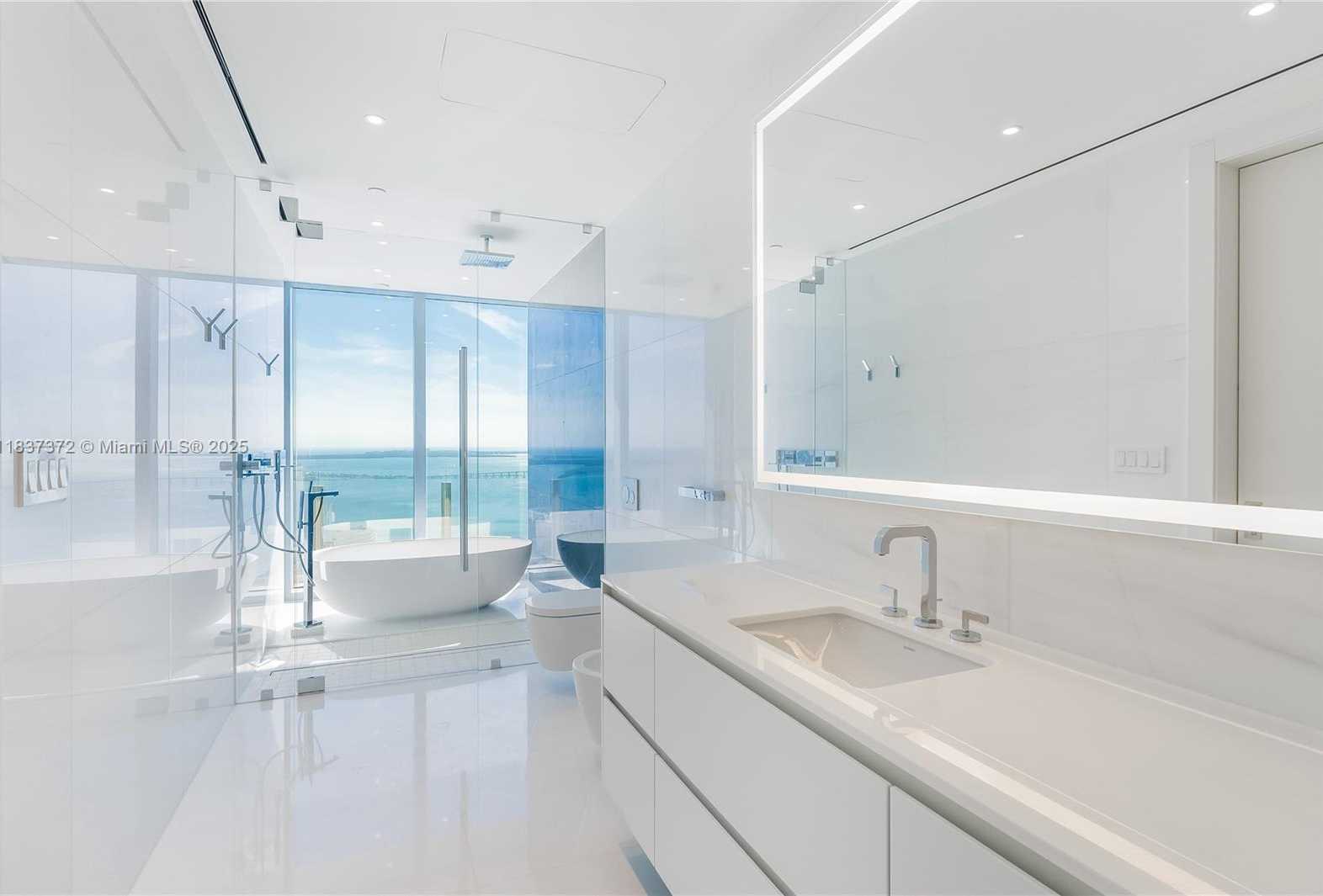 Small Image of 300 BISCAYNE BLVD WAY #4401, Miami Number 12