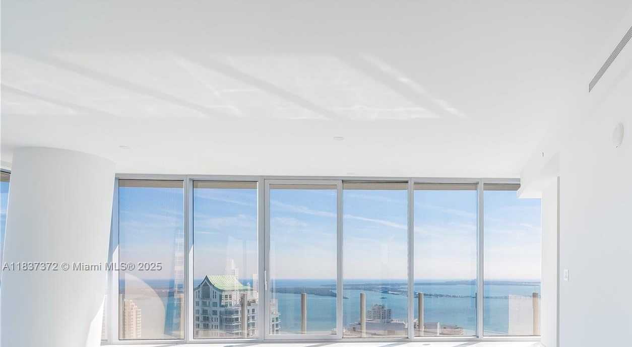 Small Image of 300 BISCAYNE BLVD WAY #4401, Miami Number 17