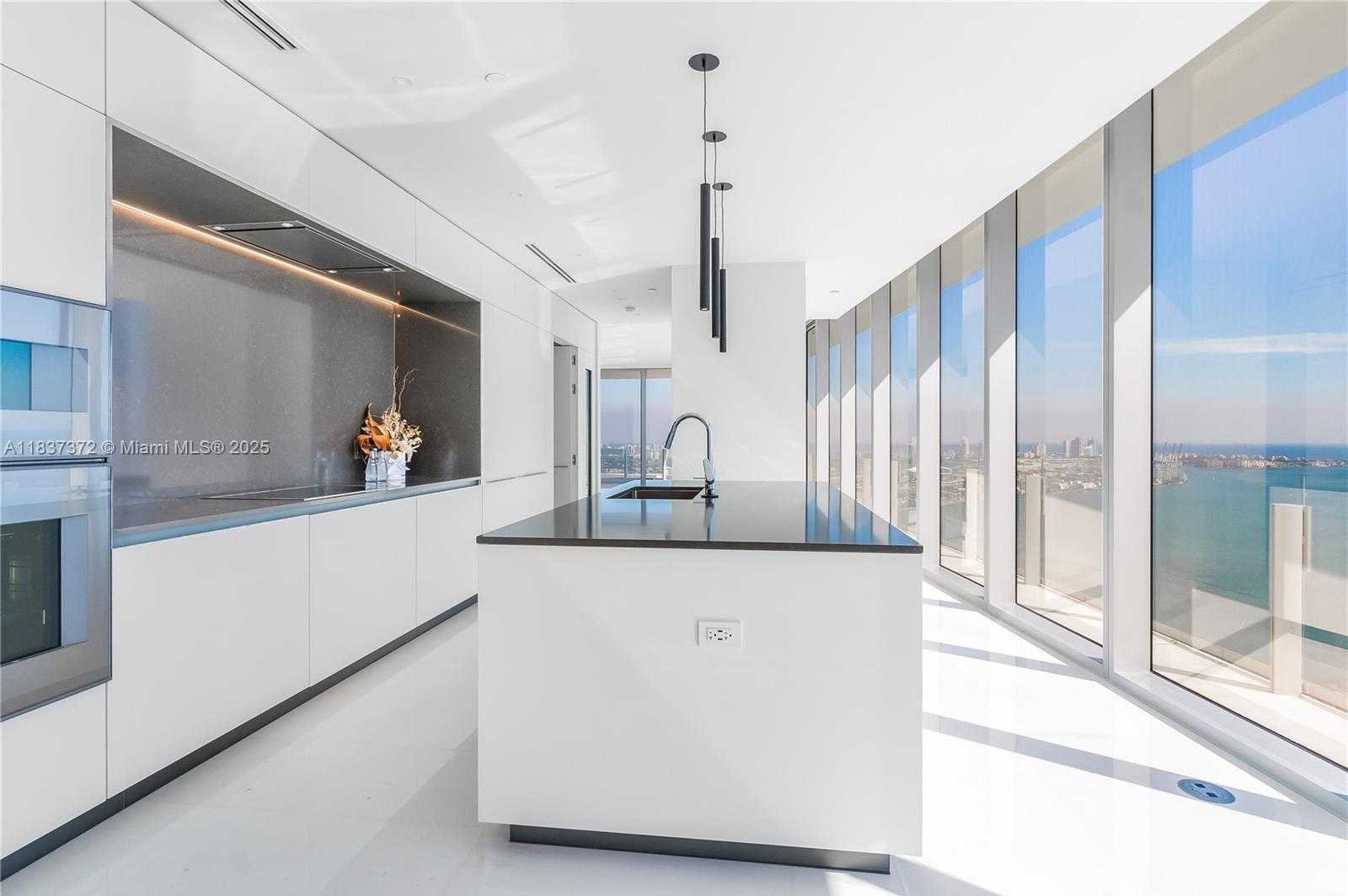 Small Image of 300 BISCAYNE BLVD WAY #4401, Miami Number 20