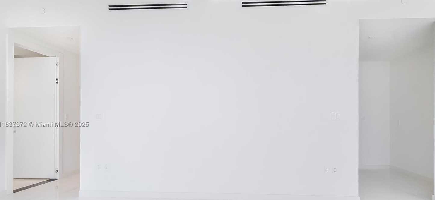 Small Image of 300 BISCAYNE BLVD WAY #4401, Miami Number 21