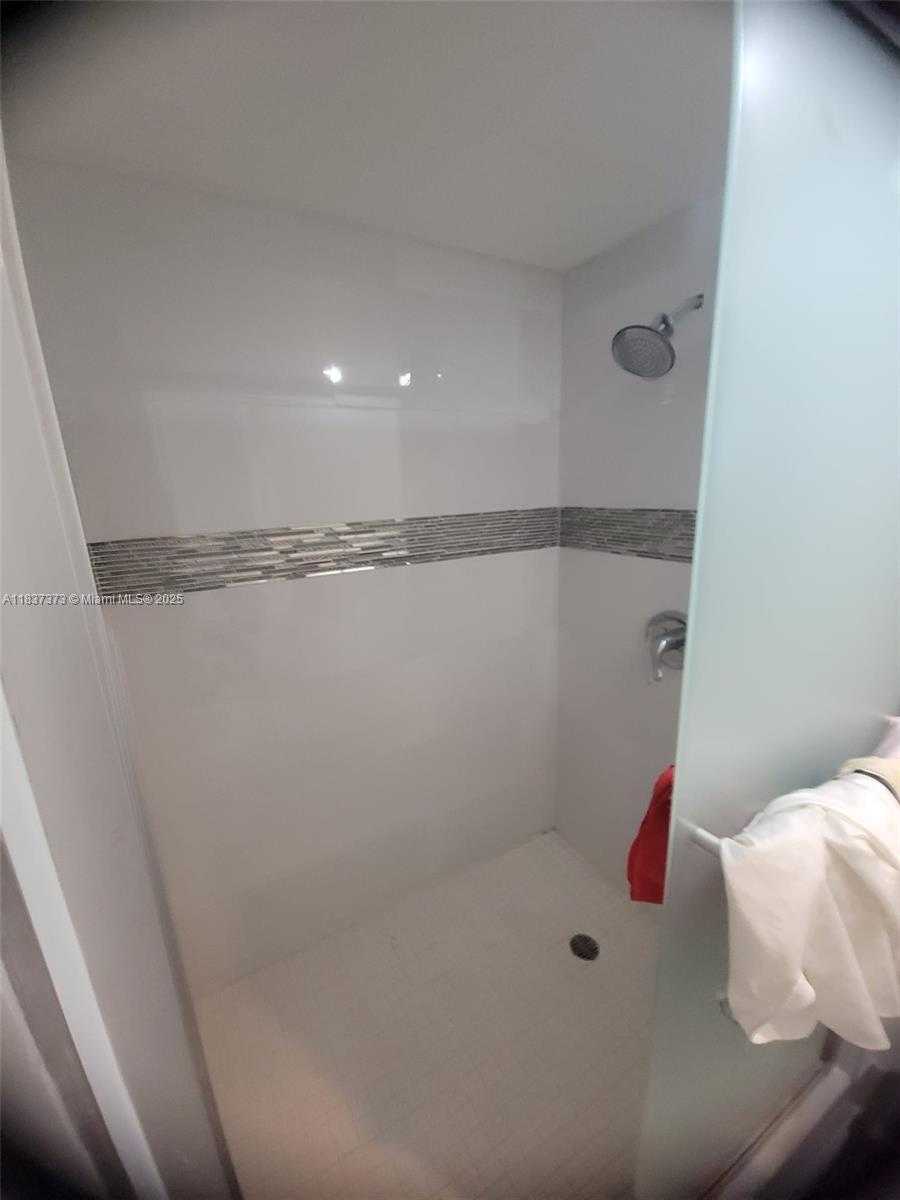 Small Image of 7135 COLLINS AVE #1035, Miami Beach Number 11
