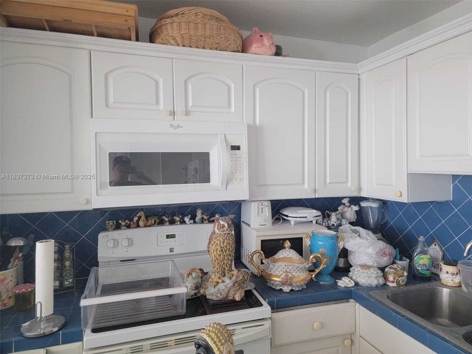 Small Image of 7135 COLLINS AVE #1035, Miami Beach Number 16