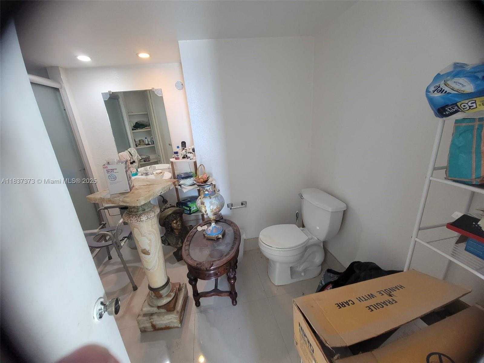 Small Image of 7135 COLLINS AVE #1035, Miami Beach Number 2