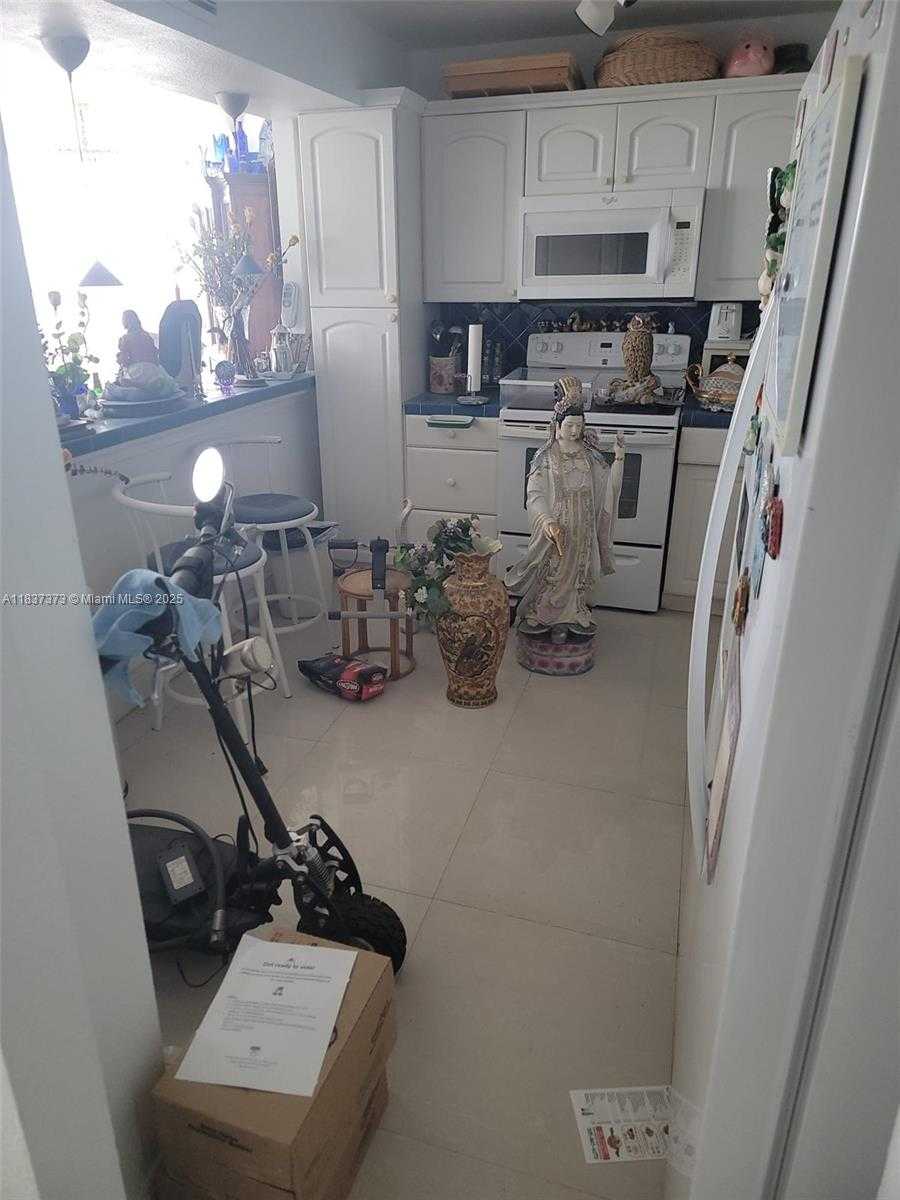 Small Image of 7135 COLLINS AVE #1035, Miami Beach Number 20