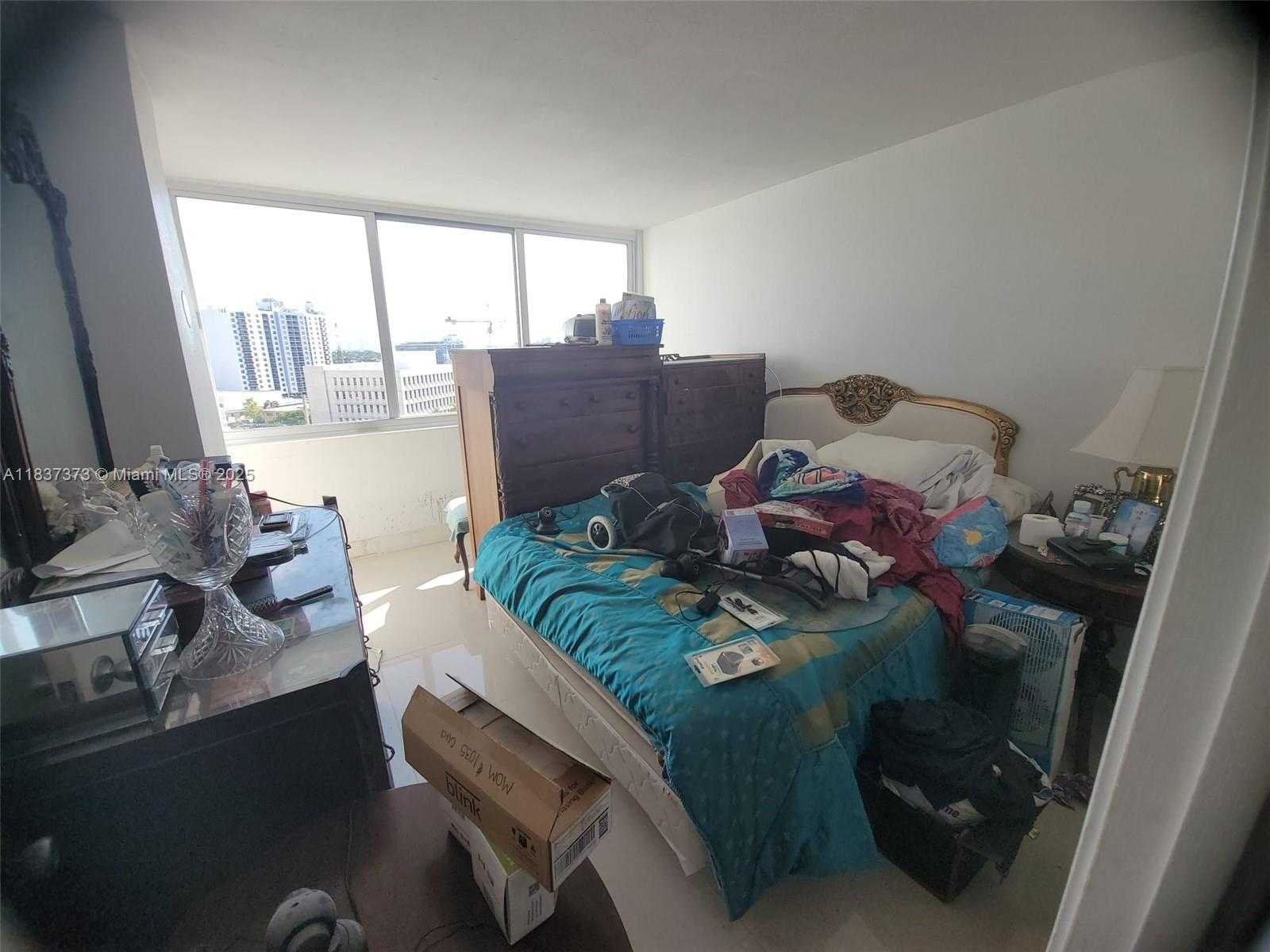 Small Image of 7135 COLLINS AVE #1035, Miami Beach Number 3