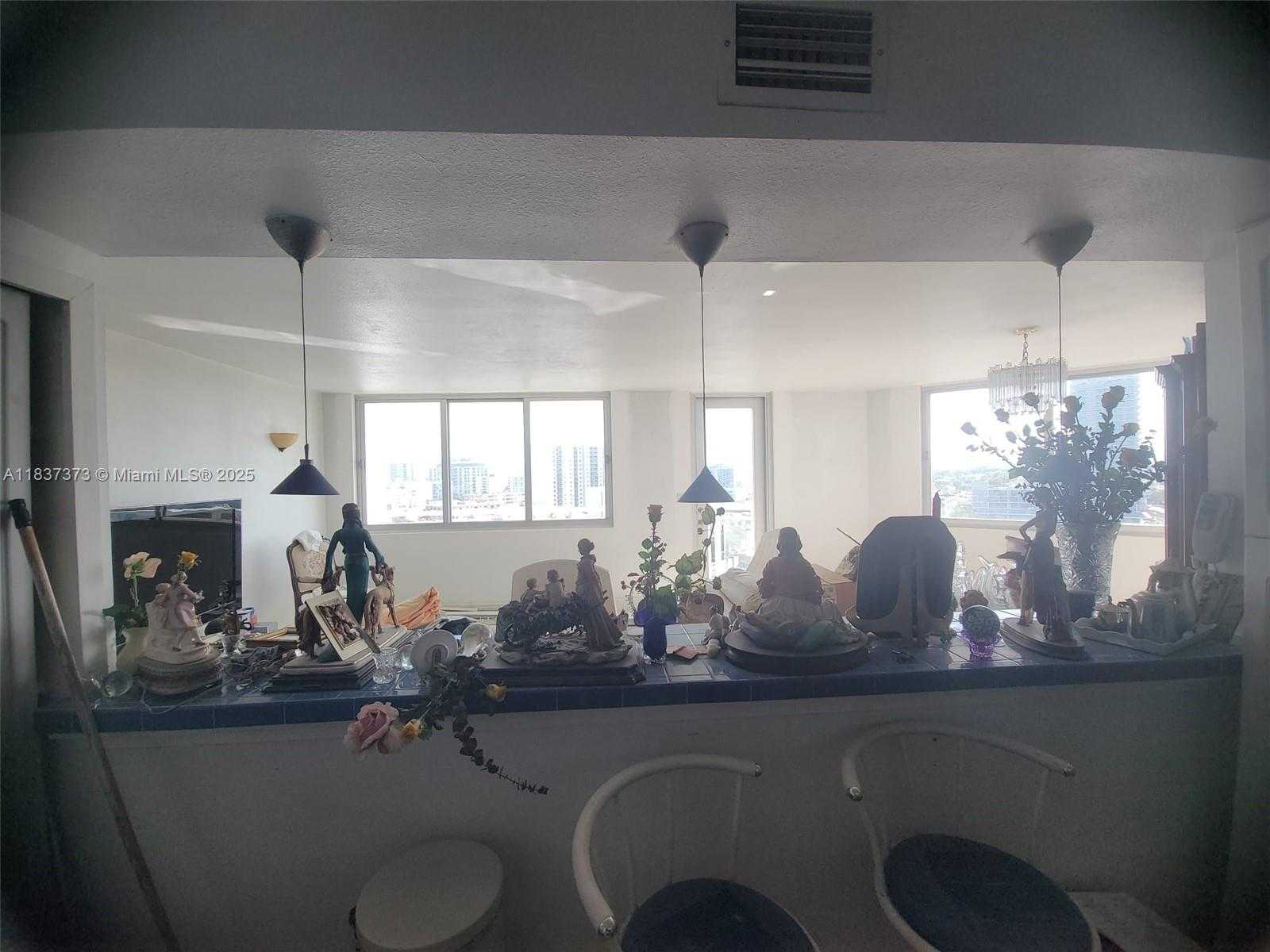 Small Image of 7135 COLLINS AVE #1035, Miami Beach Number 5