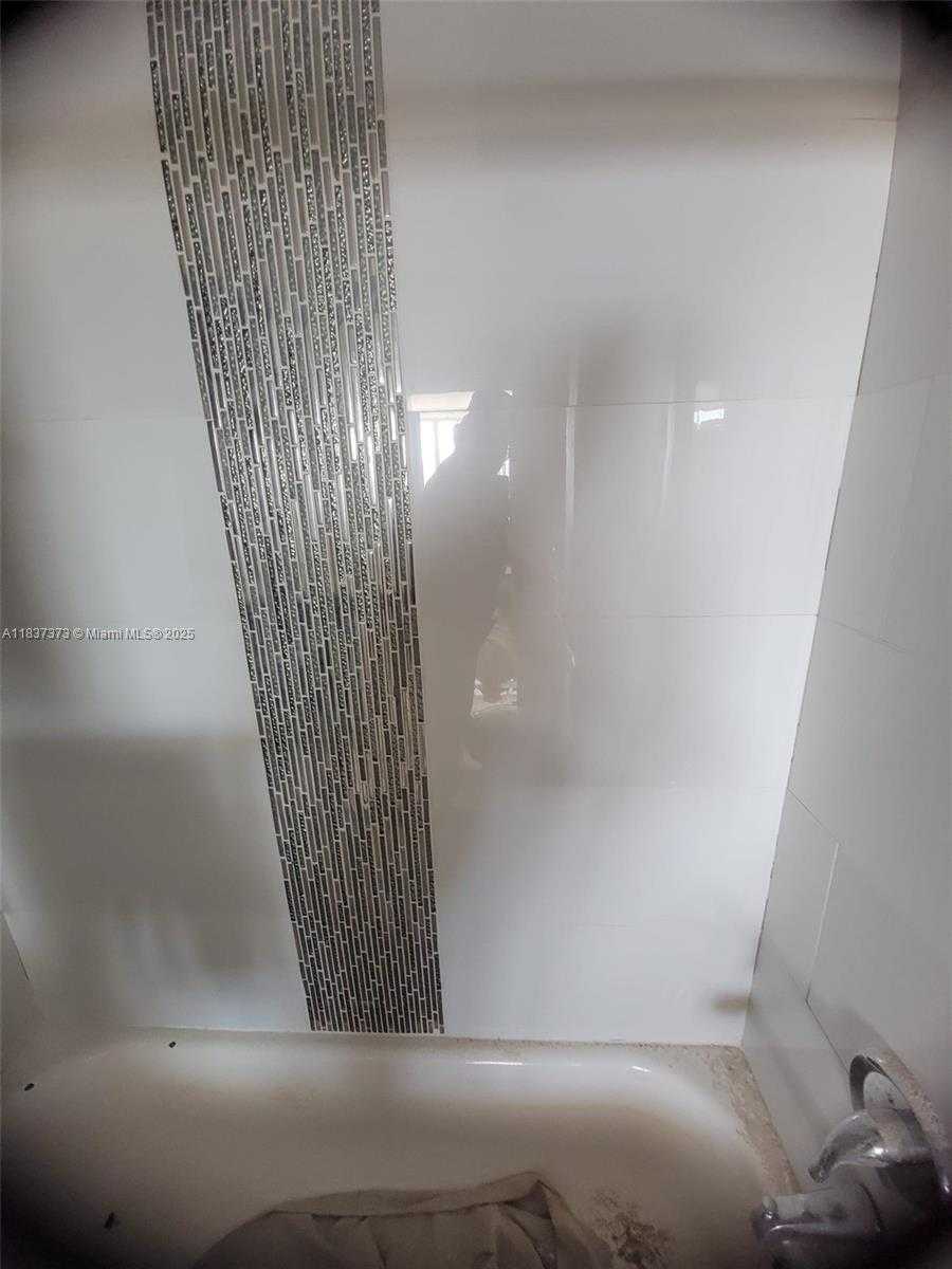 Small Image of 7135 COLLINS AVE #1035, Miami Beach Number 7