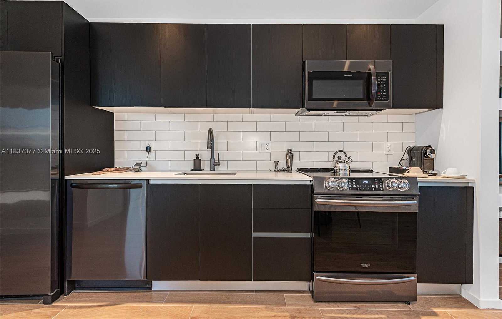 Small Image of 398 NORTH EAST 5TH ST #3711, Miami Number 12