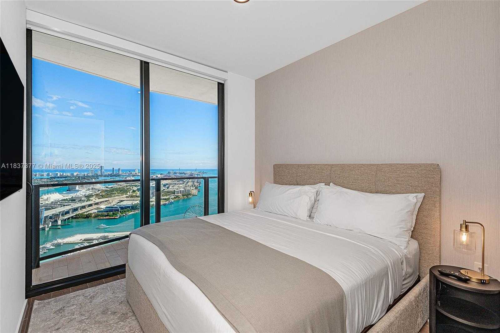 Small Image of 398 NORTH EAST 5TH ST #3711, Miami Number 22