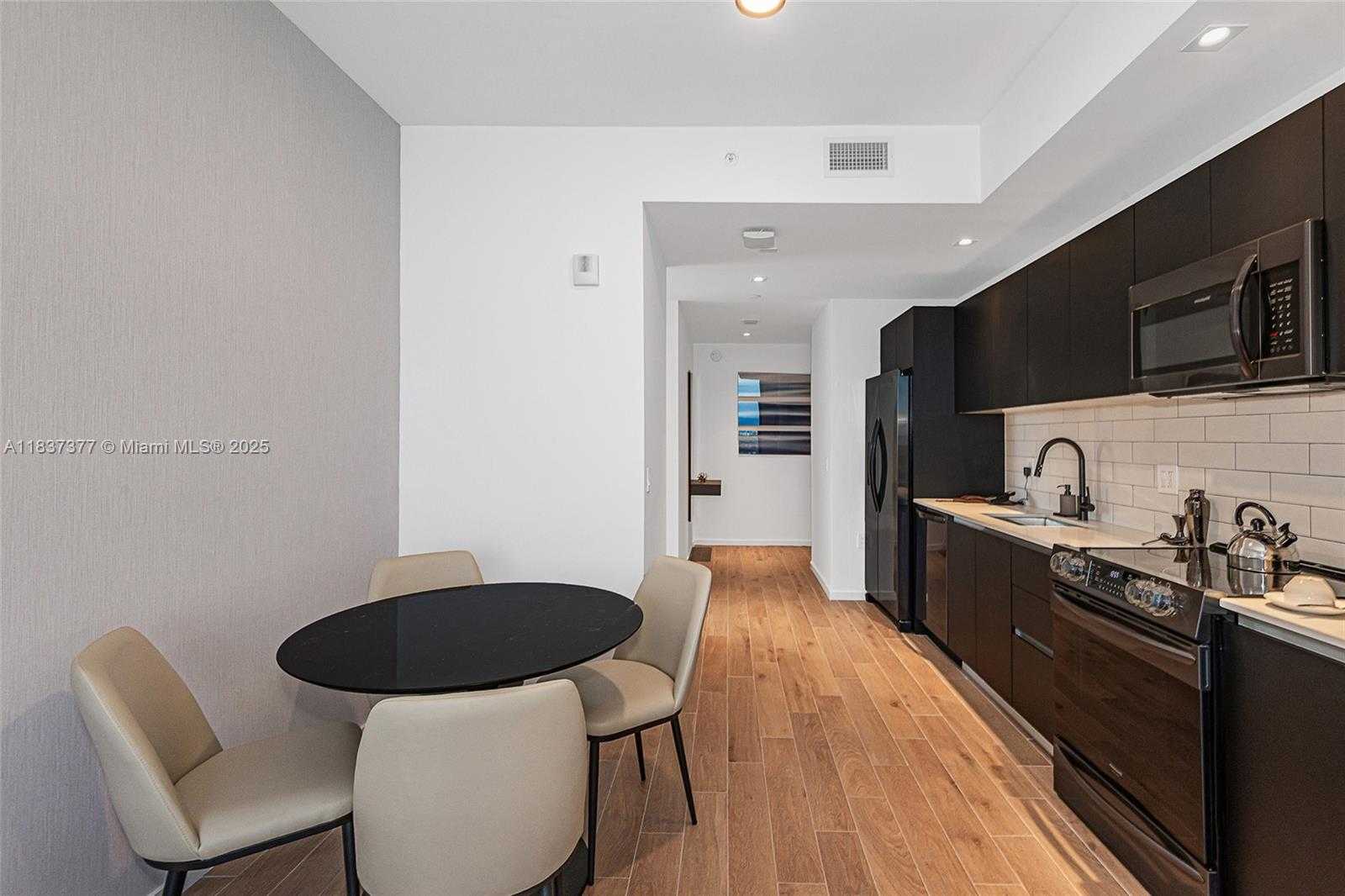 Small Image of 398 NORTH EAST 5TH ST #3711, Miami Number 9