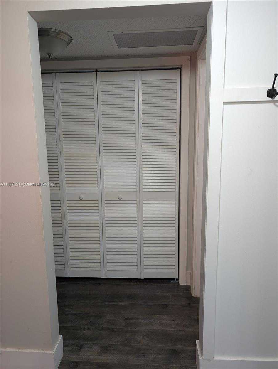Small Image of 6751 CYPRESS RD #405, Plantation Number 11