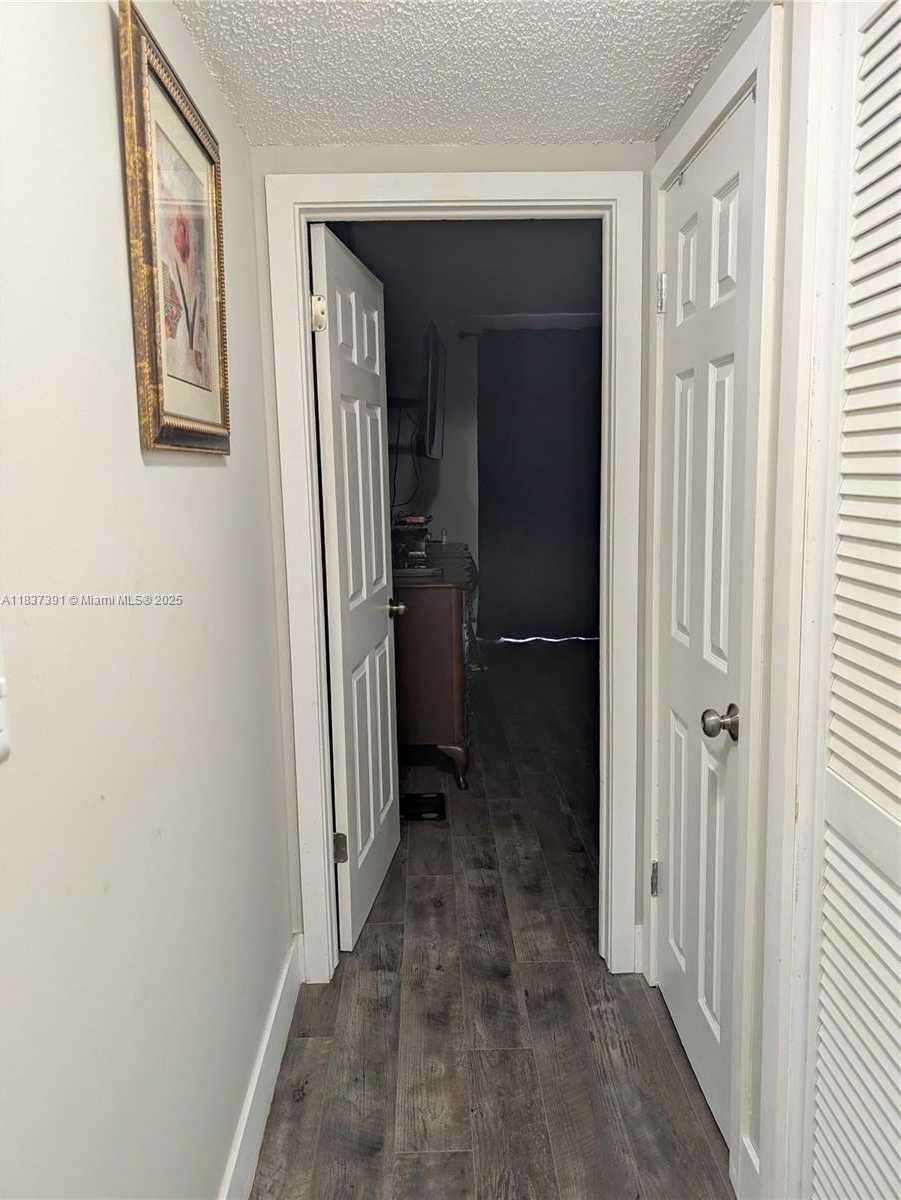 Small Image of 6751 CYPRESS RD #405, Plantation Number 13