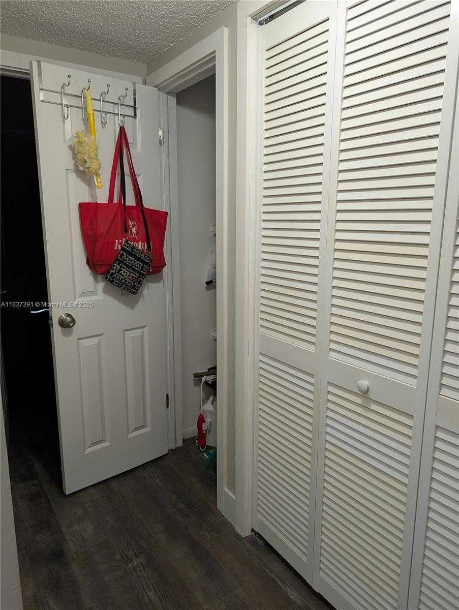 Small Image of 6751 CYPRESS RD #405, Plantation Number 14