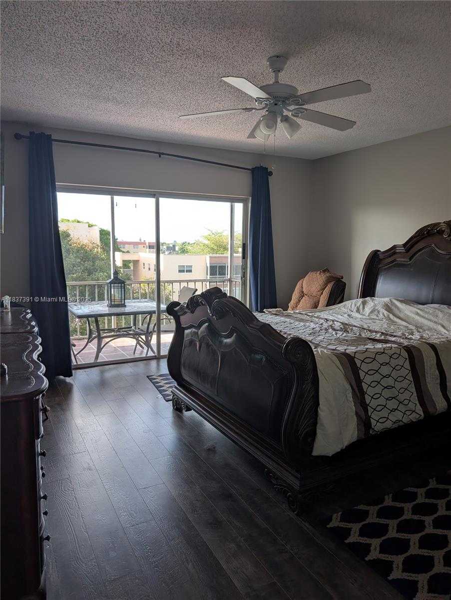 Small Image of 6751 CYPRESS RD #405, Plantation Number 16