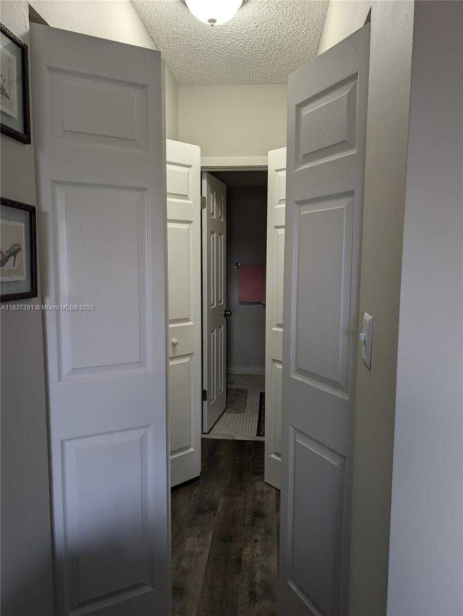 Small Image of 6751 CYPRESS RD #405, Plantation Number 17