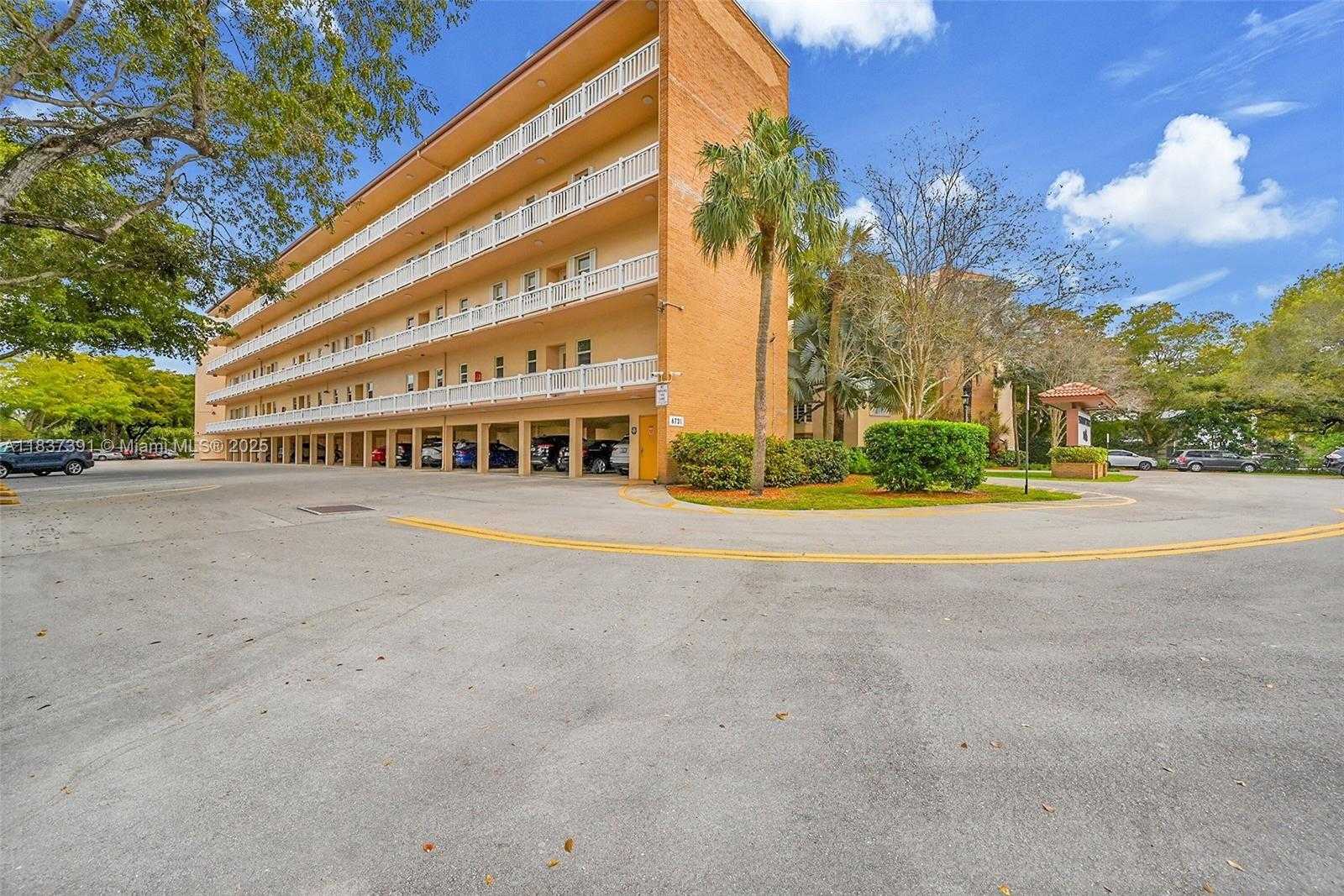 Small Image of 6751 CYPRESS RD #405, Plantation Number 2
