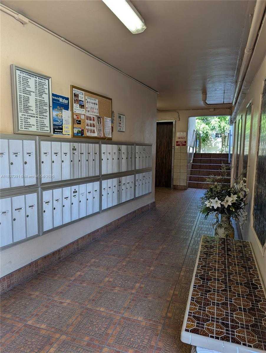Small Image of 6751 CYPRESS RD #405, Plantation Number 25