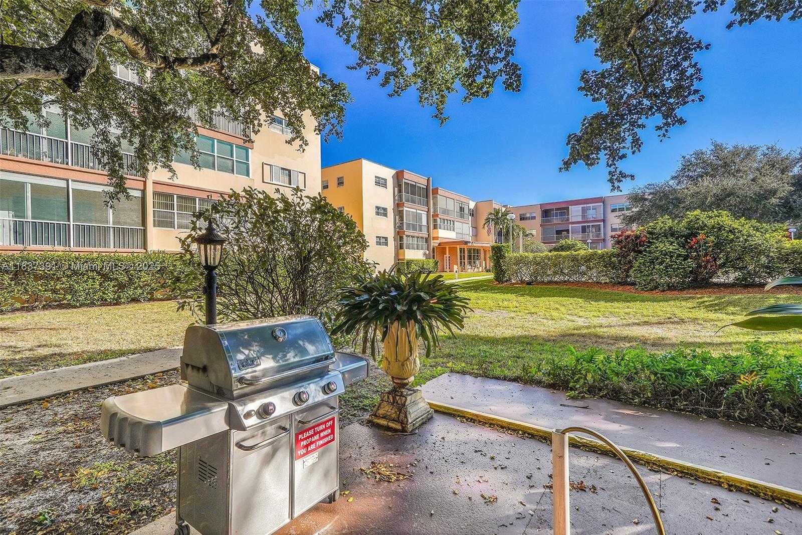 Small Image of 6751 CYPRESS RD #405, Plantation Number 27