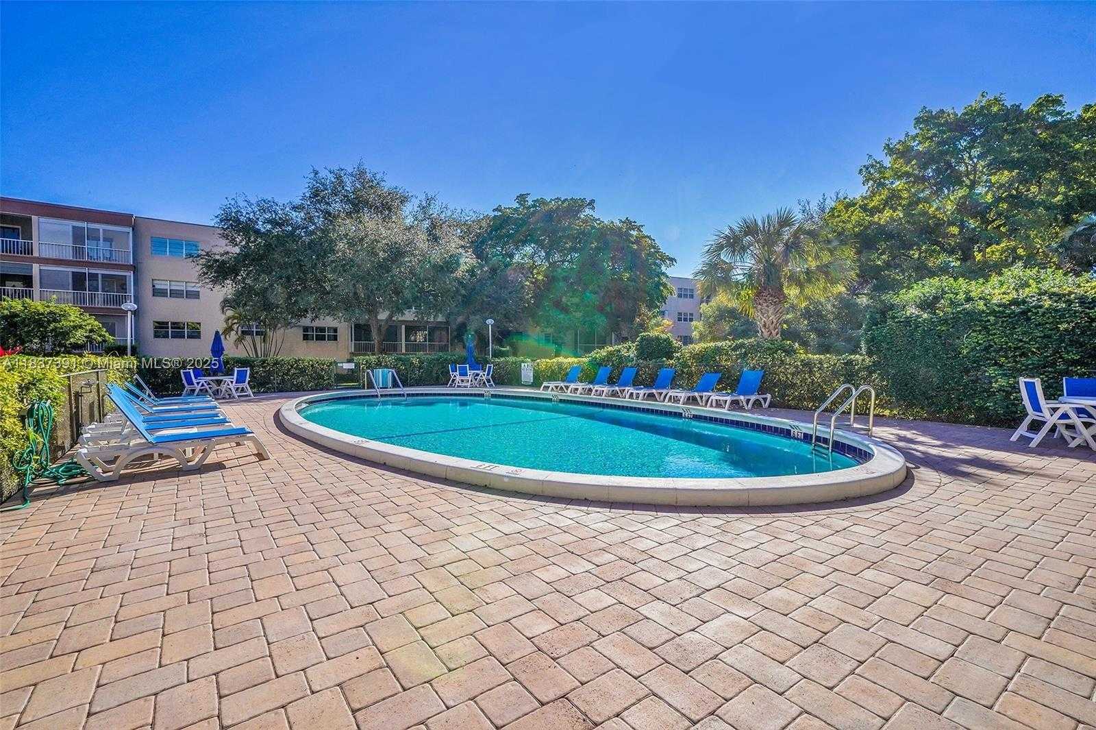 Small Image of 6751 CYPRESS RD #405, Plantation Number 28