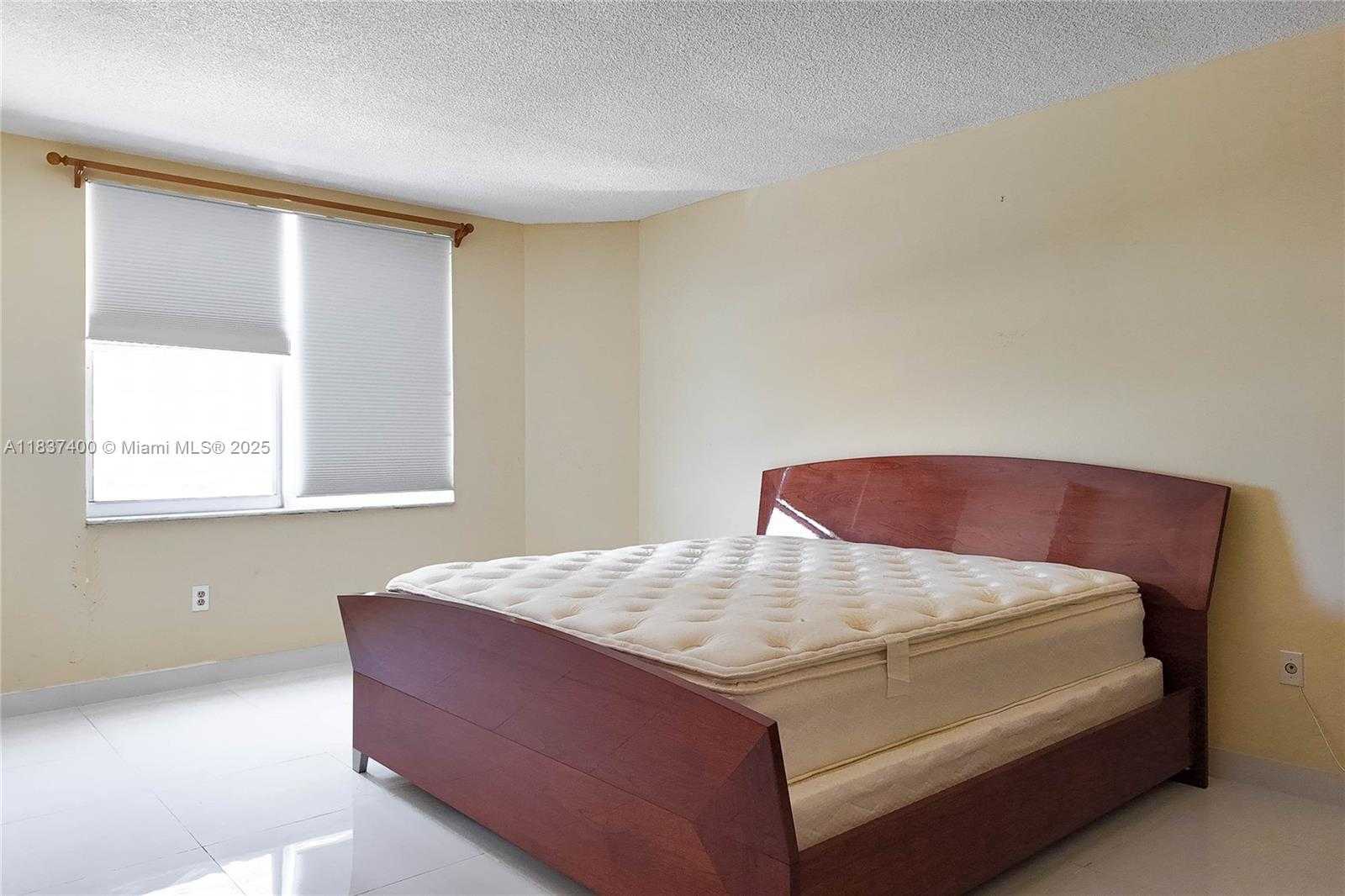 Small Image of 1950 SOUTH OCEAN DR #3G, Hallandale Beach Number 14