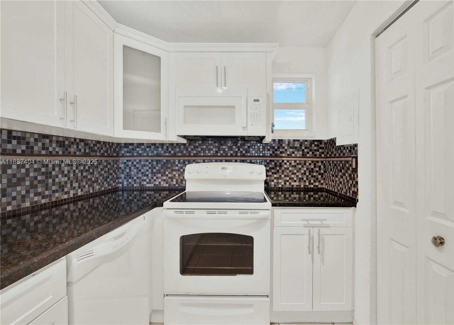 Small Image of 1990 WEST 56TH ST #1407, Hialeah Number 5