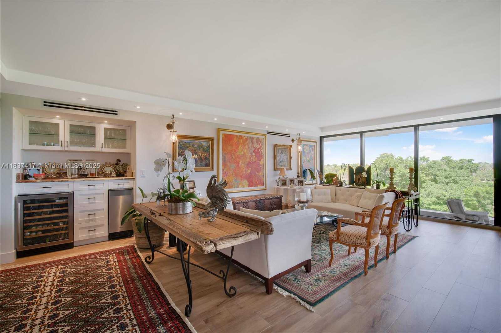 Small Image of 700 CORAL WAY #4, Coral Gables Number 3