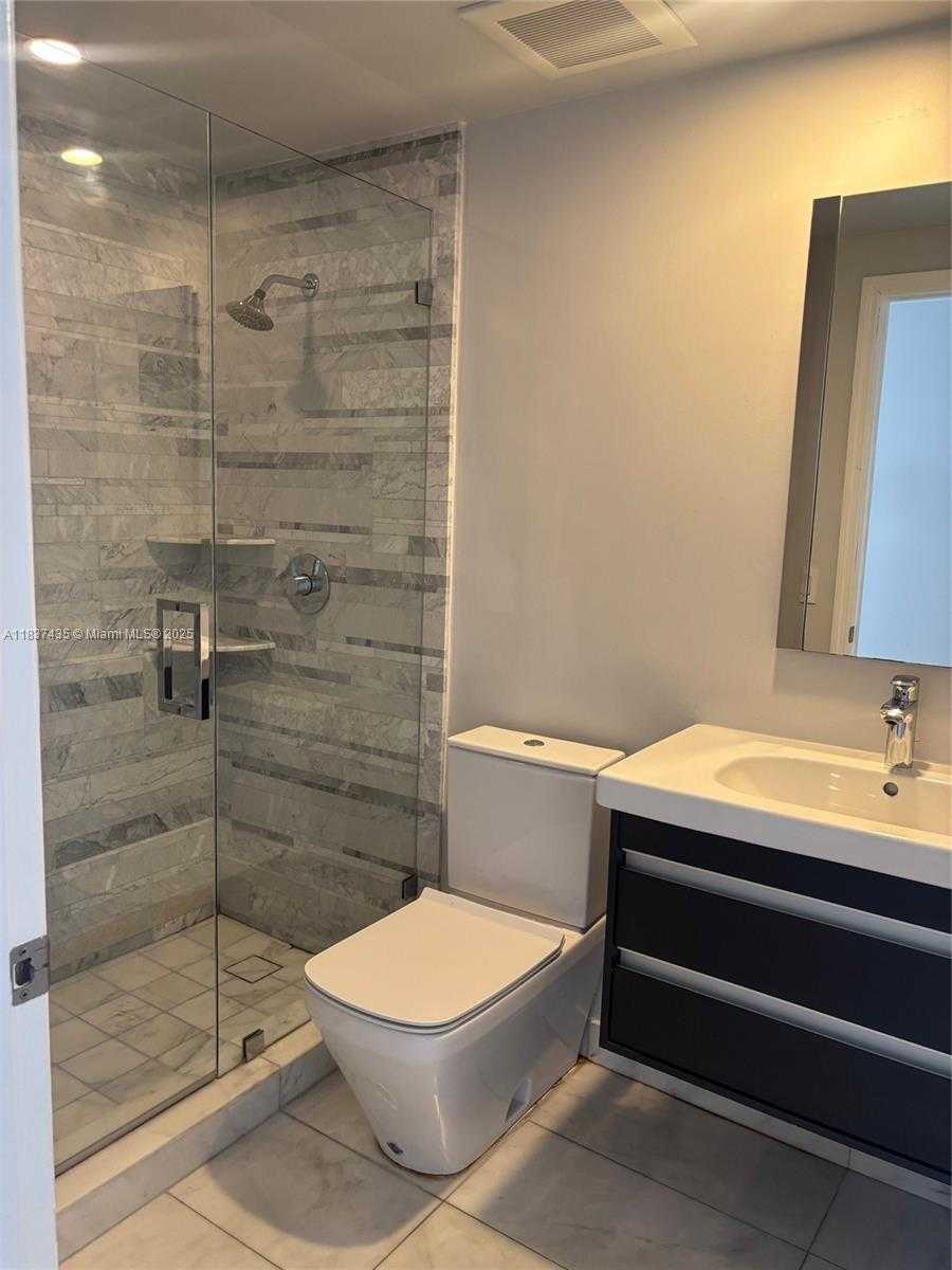 Small Image of 50 OCEAN LANE DR #404, Key Biscayne Number 5