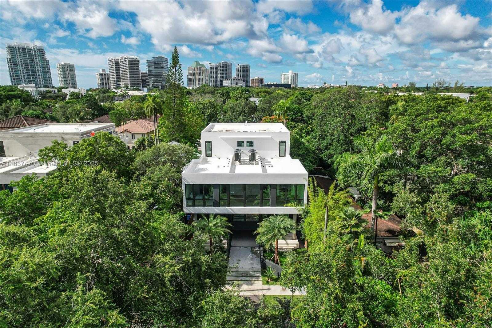 Small Image of 2824 COCONUT AVE #2824, Miami Number 2