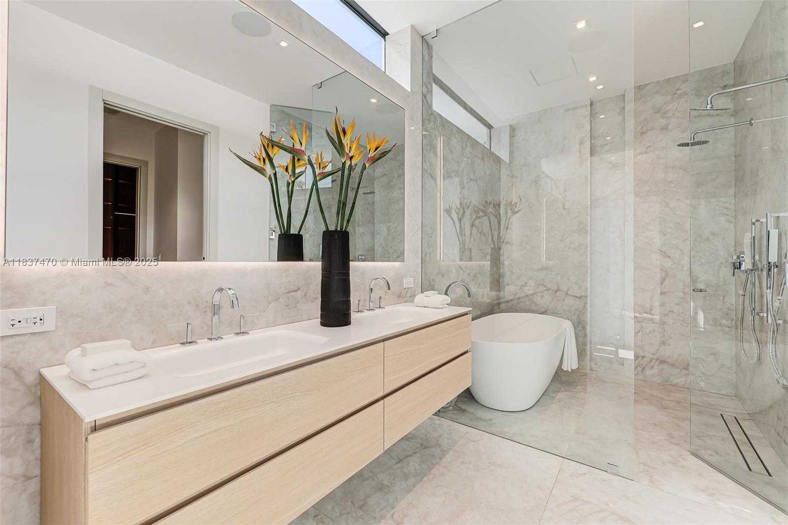 Small Image of 2824 COCONUT AVE #2824, Miami Number 4