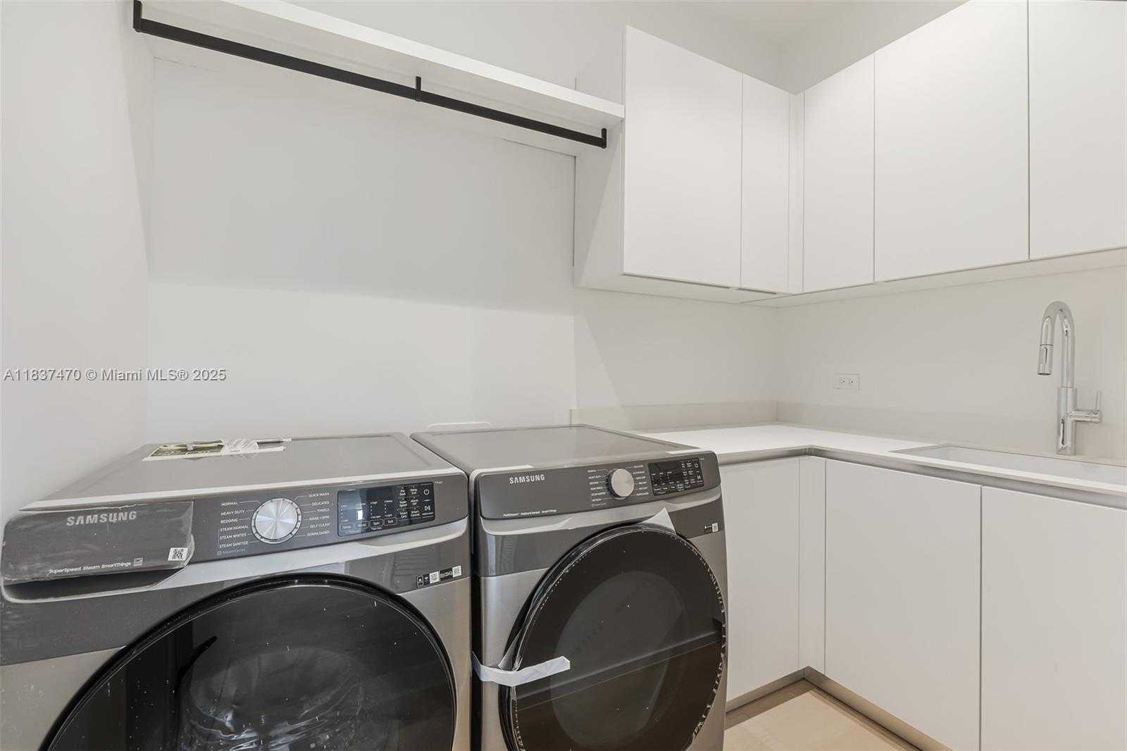 Small Image of 2824 COCONUT AVE #2824, Miami Number 5