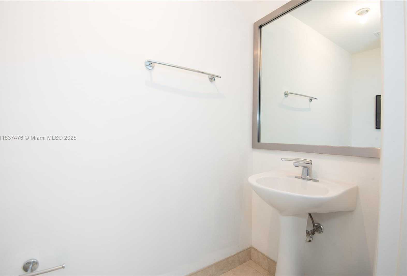 Small Image of 90 SOUTH WEST 3RD ST #2113, Miami Number 27