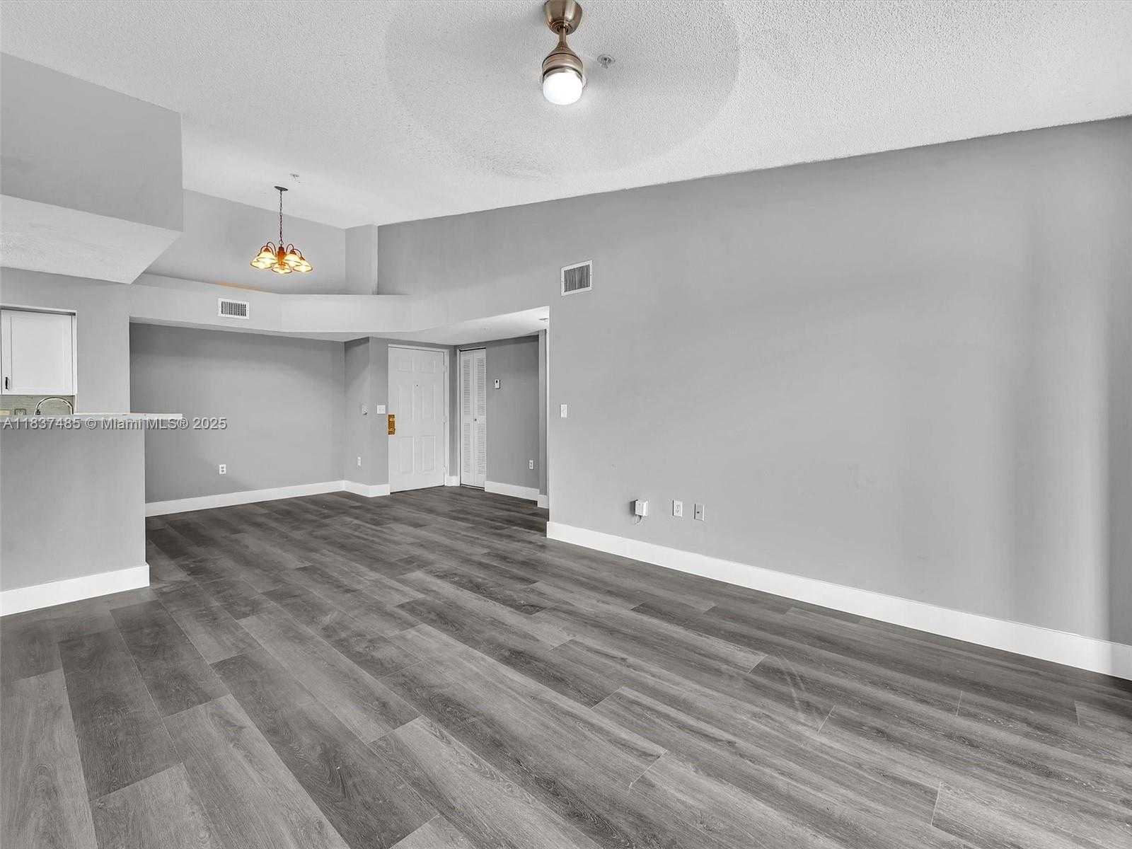 Small Image of 2071 RENAISSANCE BLVD #303, Miramar Number 11
