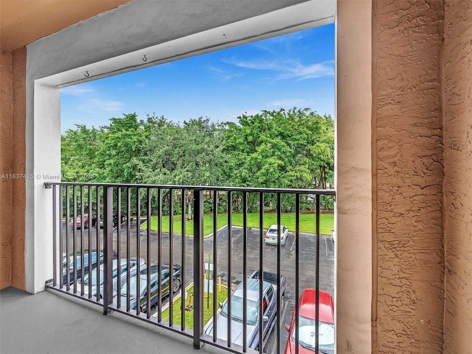 Small Image of 2071 RENAISSANCE BLVD #303, Miramar Number 16