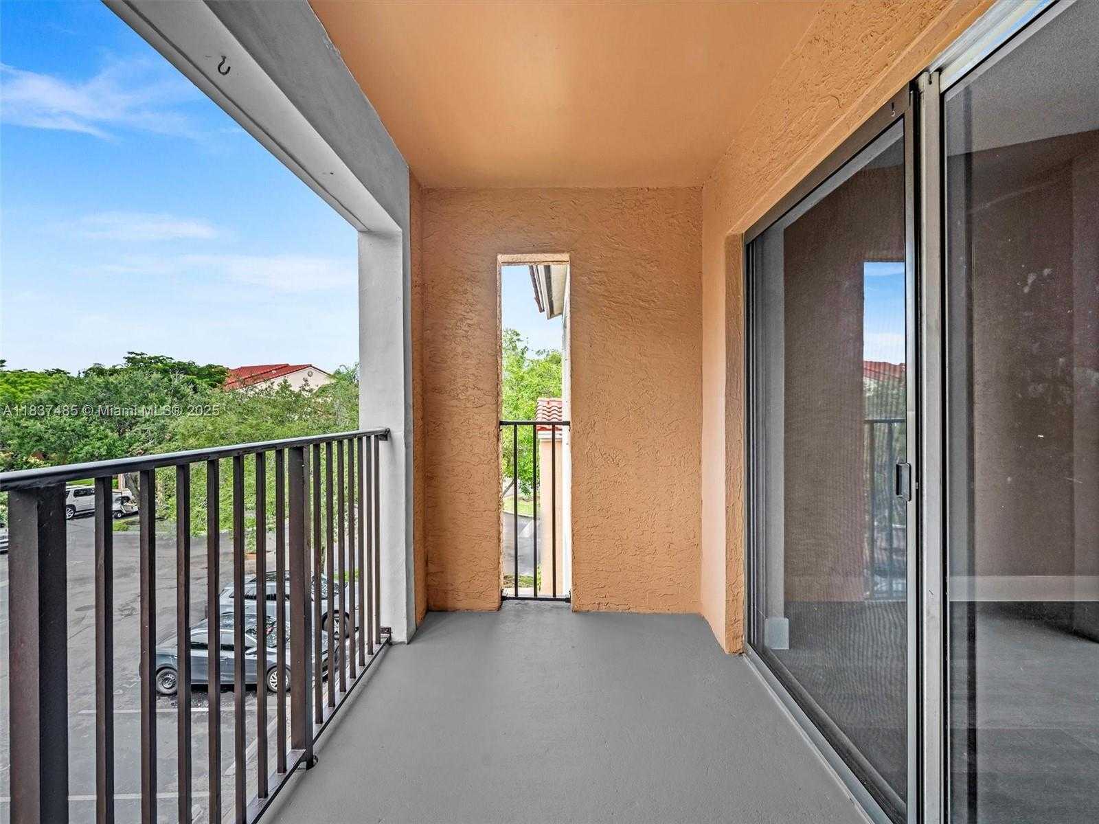 Small Image of 2071 RENAISSANCE BLVD #303, Miramar Number 17