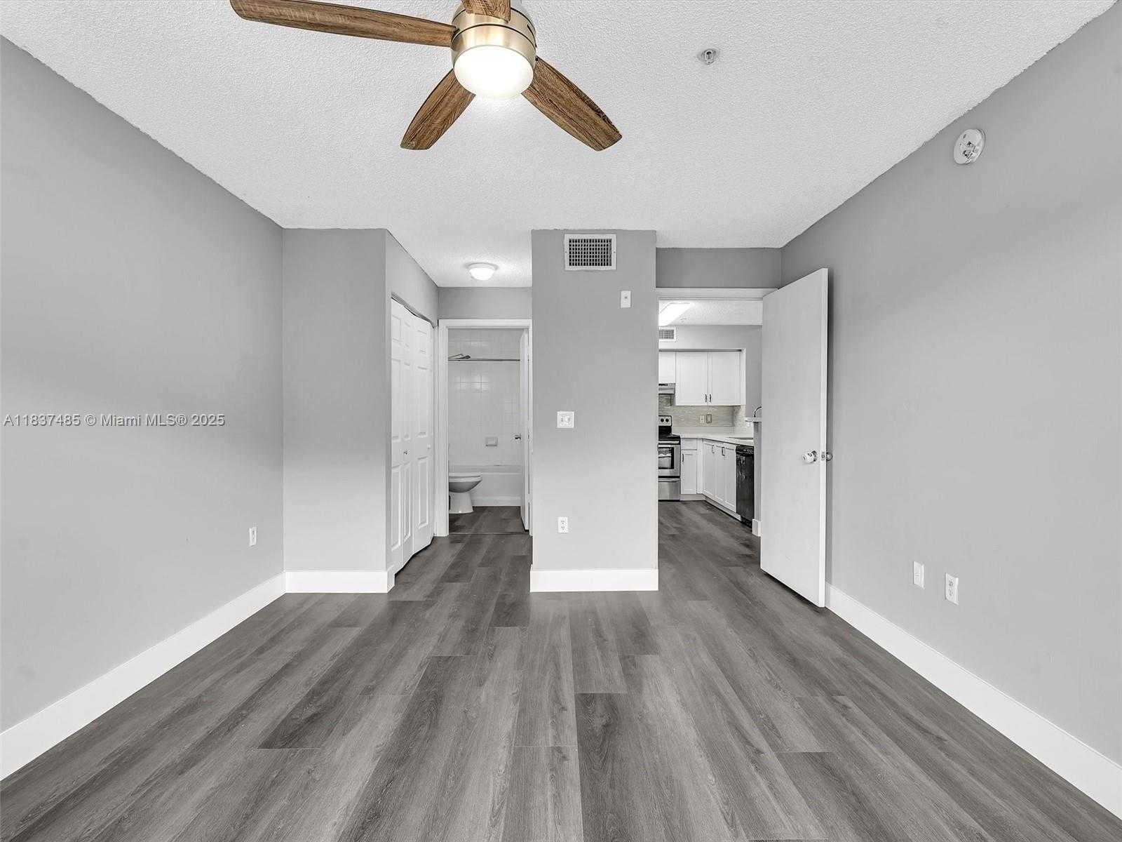 Small Image of 2071 RENAISSANCE BLVD #303, Miramar Number 26