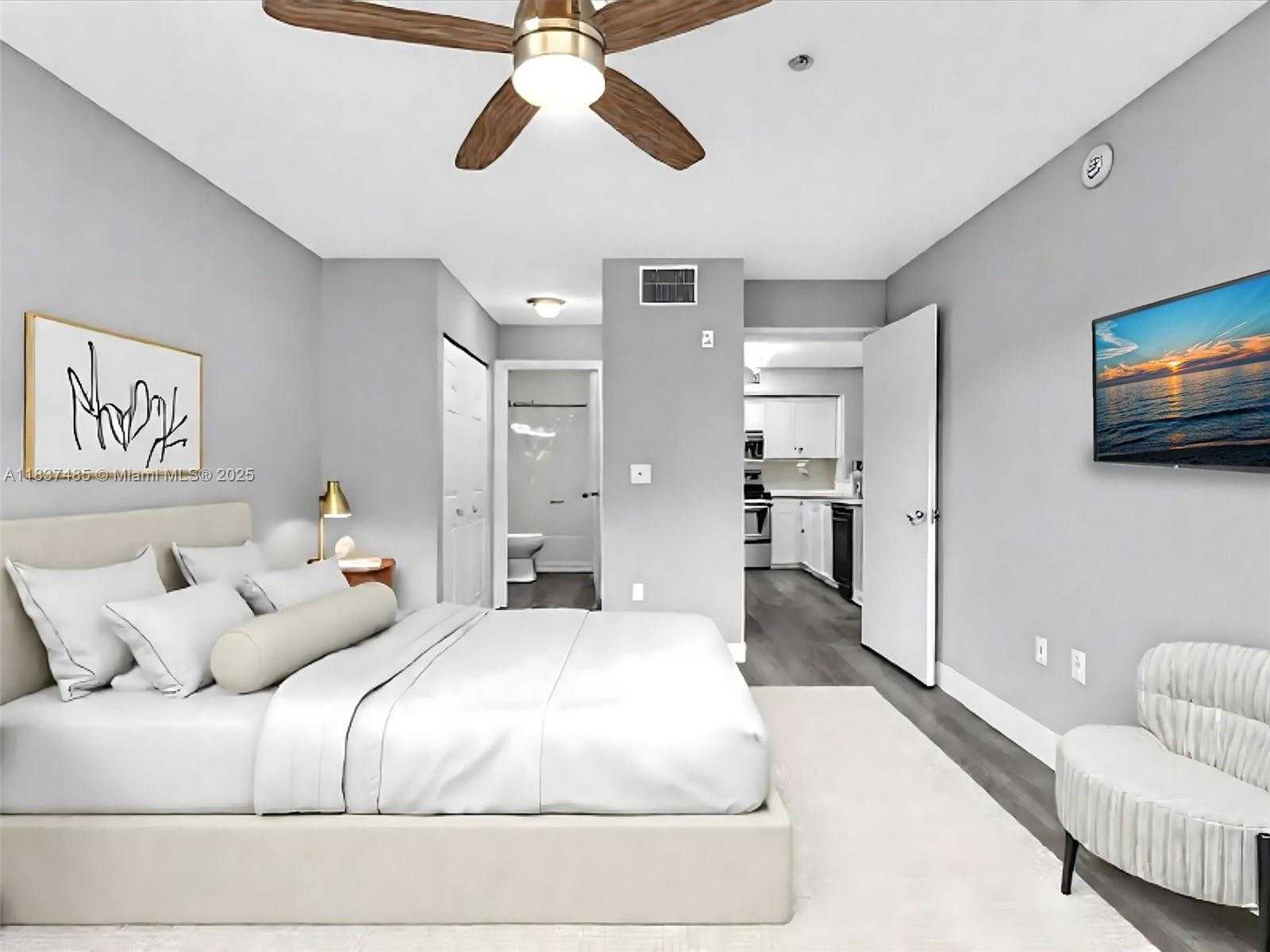 Small Image of 2071 RENAISSANCE BLVD #303, Miramar Number 3